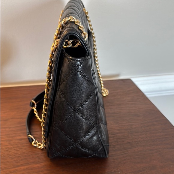 Tory Burch Black Quilted Leather Shoulder Bag - Picture 5 of 11